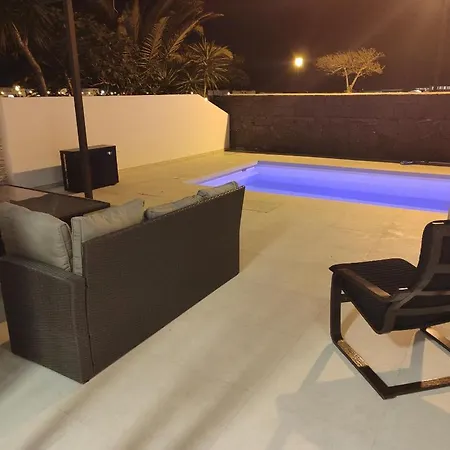 Villa Jesp. Fantastica Vivienda Con Piscina Climatizada.